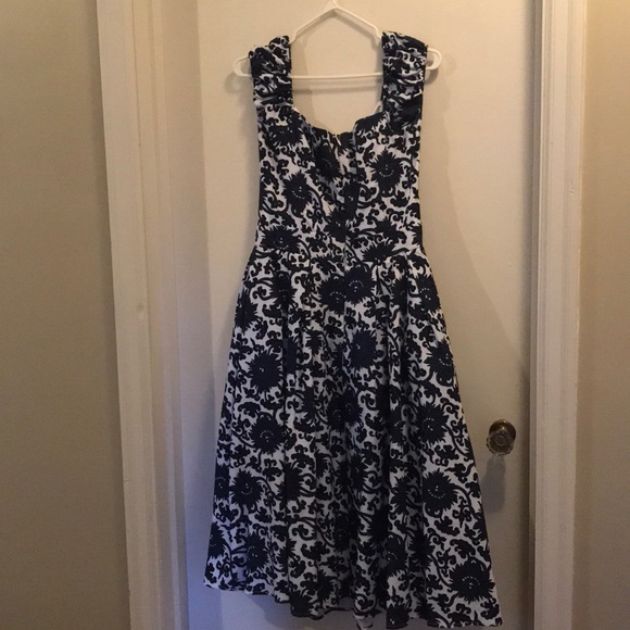Gorgeous Dress for any Special Occasion - Picture 4 of 4